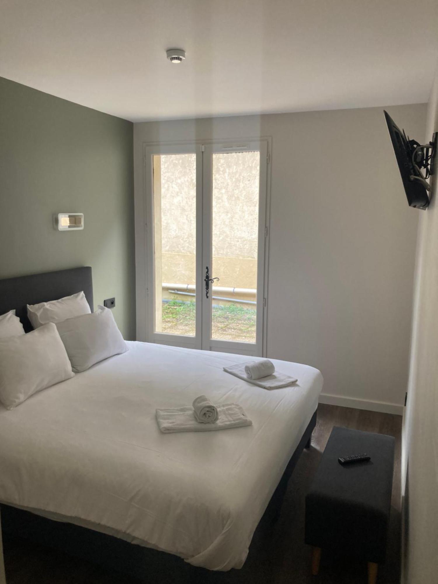 Hotel Du Chateau - Beynac Et Cazenac Екстериор снимка
